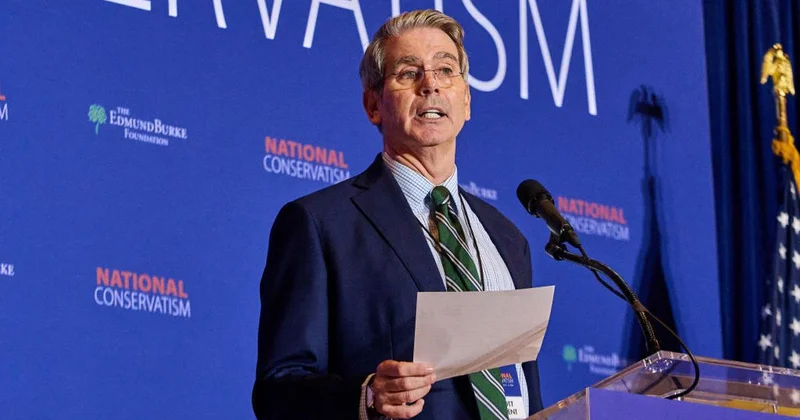 Бессент раскрыл, почему Трамп хочет контроль над Гренландией