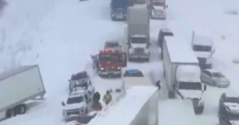 Больше 100 авто столкнулись в Мичигане из за снегопада
