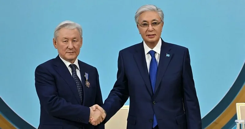 Токаев наградил Кулекеева и ряд других деятелей госнаградами