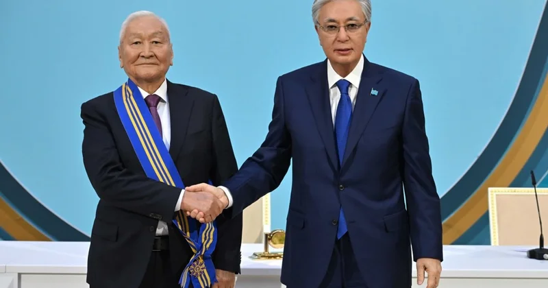 Ұлттық құрылтай: Тоқаев бір топ азаматты мемлекеттік наградамен марапаттады