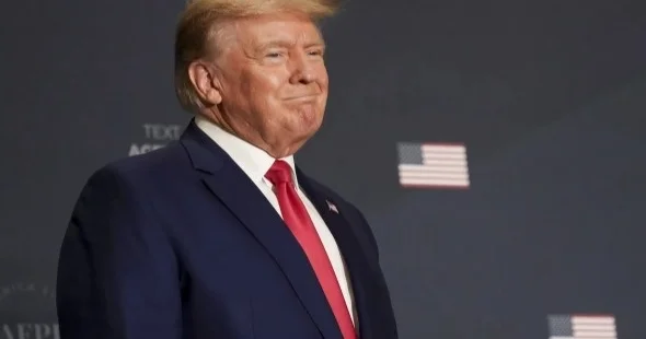 Трамп Макрон мен Рюттемен арадағы жеке жазбаларын жариялады