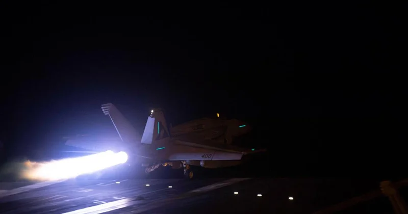 США направляют военные самолеты на базу в Гренландии