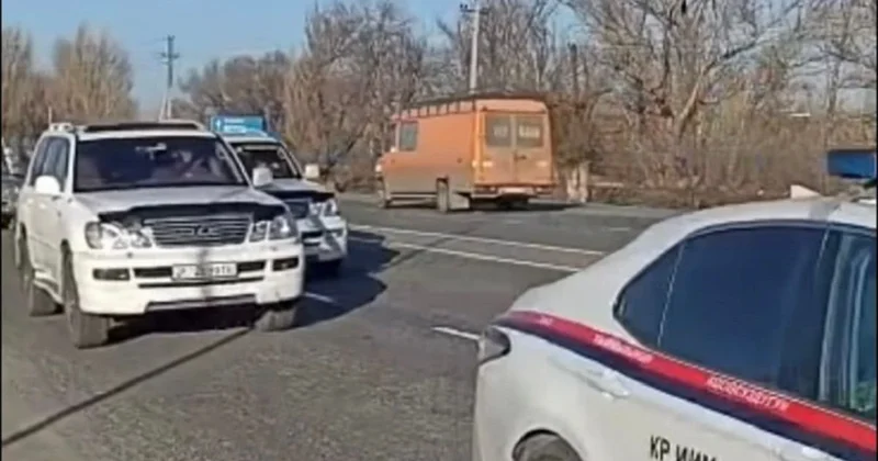 Около 40 авто с контрабандным ГСМ из Казахстана отправили на штрафстоянку в Кыргызстане (видео)