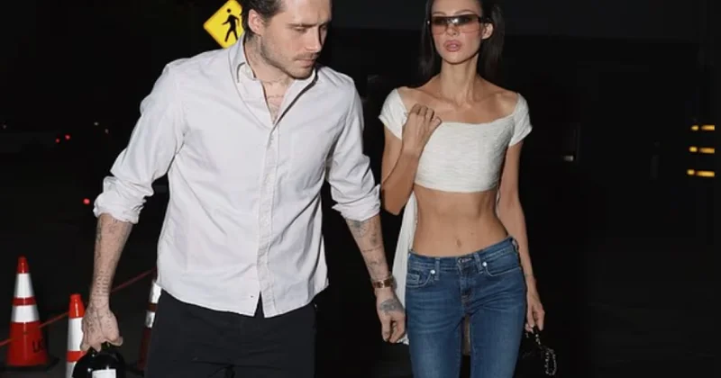 Сына Бекхэмов продолжает носить часы, подаренные отцом, несмотря на конфликт с семьей