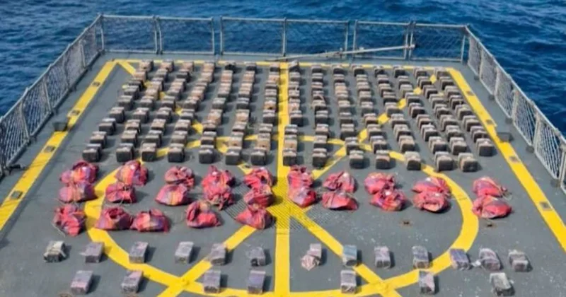 Военные Мексики перехватили судно с тоннами кокаина