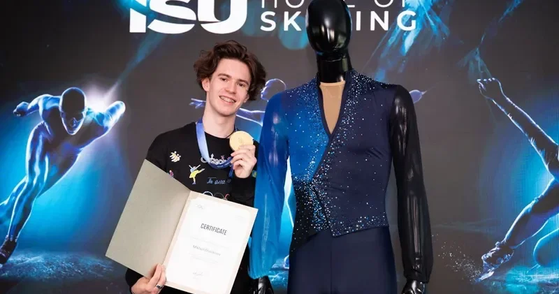 Михаил Шайдоров костюмін Олимпиада музейіне тапсырды