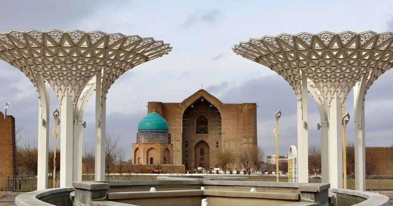 Территория вокруг мавзолея Ходжи Ахмеда Ясауи изменилась