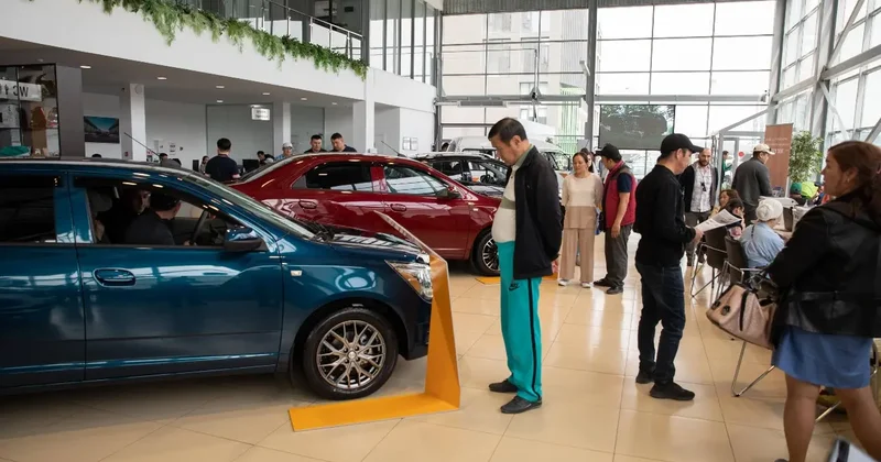 "Работаем, чтобы купить хлеб". Могут ли казахстанцы позволить себе авто в кредит в 2026 году