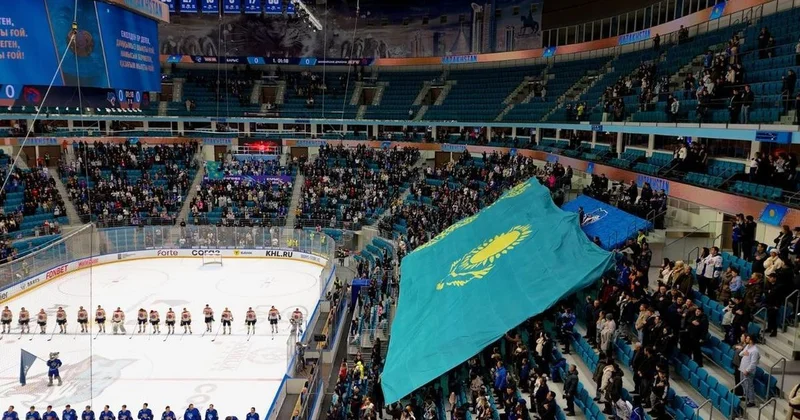 Необычную акцию в поддержку Конституционных реформ провели во время матча хоккейного клуба Барыс