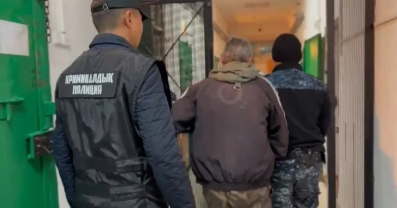 Әйелі мен ұлын өлтірген ер адам өмір бойына сотталды