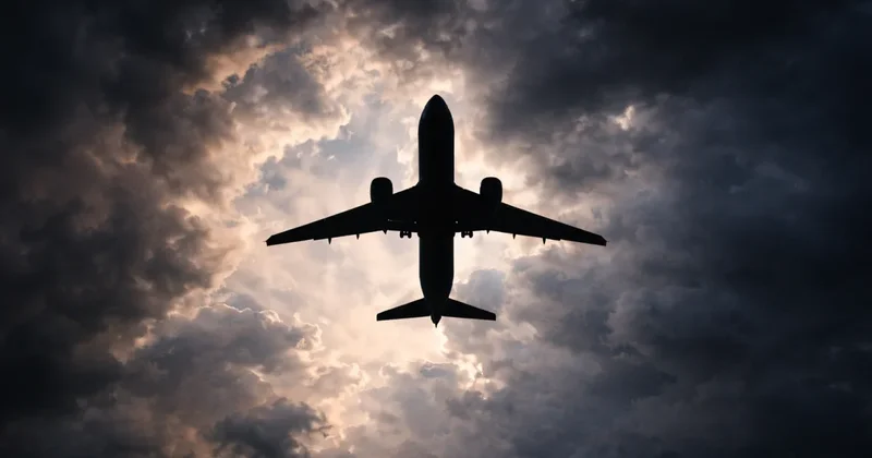 Неизвестный самолет из США пролетает над Казахстаном