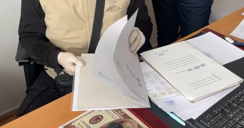 ​Түркістанда 583 млн теңге жымқырған 14 шенеунікке үкім шықты