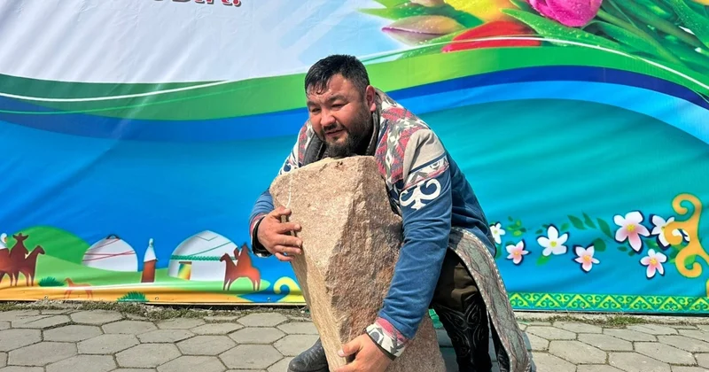 Отырарда Балуан тас көтеру рәсімі қайта жаңғырды