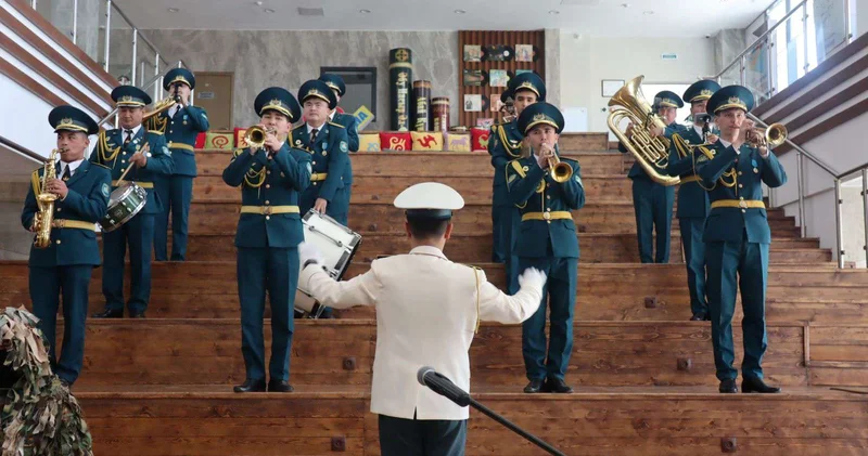 В Туркестане проводили первую команду новобранцев