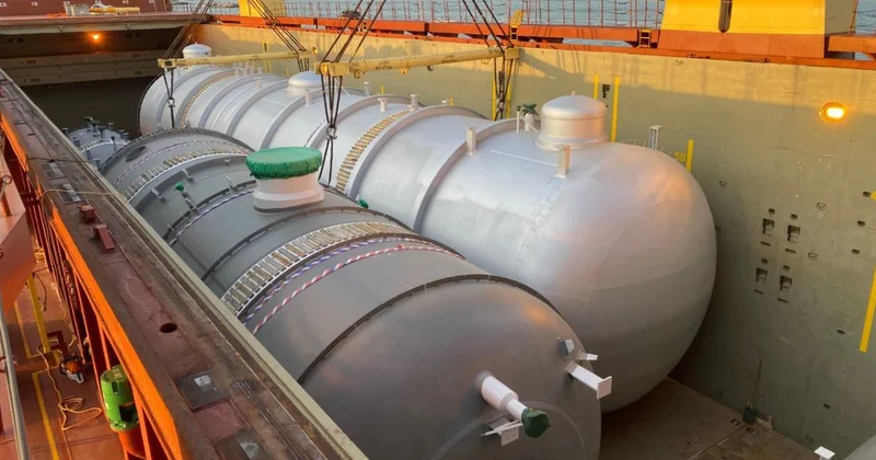 Биіктігі 12 қабатты үймен тең жүк: болашақ пиролиз зауытының жүрегі Қазақстанға жеткізілуде