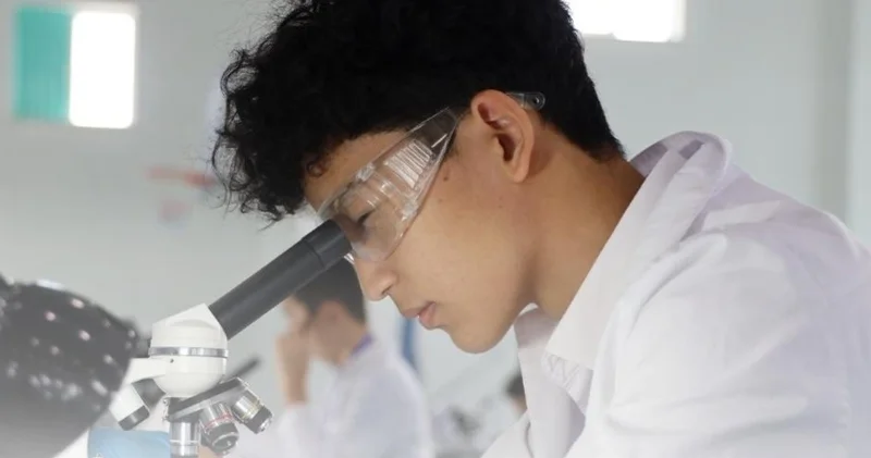 Қазақстанда биология мен физикадан олимпиаданың шешуші кезеңі басталды