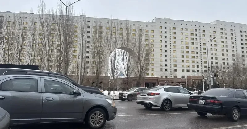 Штормовое предупреждение и весеннее тепло: прогноз погоды в городах Казахстана