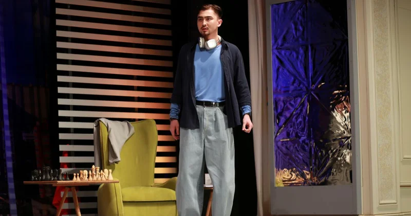 Семья, традиции и выбор: чем столичную публику удивила комедия Бонапарттың үйленуі