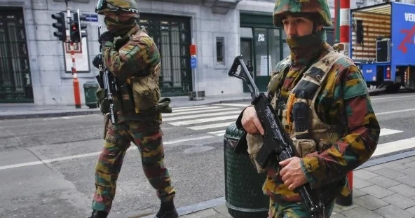 Әскерилер Бельгиядағы еврей қауымдастықтарының қауіпсіздігін қамтамасыз етеді