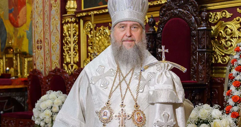 С надеждой смотреть в будущее