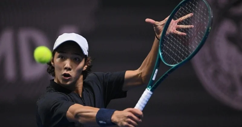 18 жастағы Әмір Омарханов бір күнде екі матчты жеңіспен түйіндеді