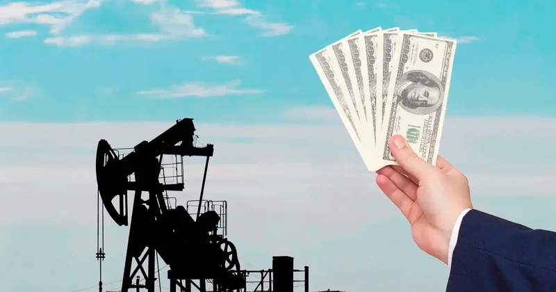 Рост цен на нефть: в каком случае казахстанцам могут повысить зарплаты