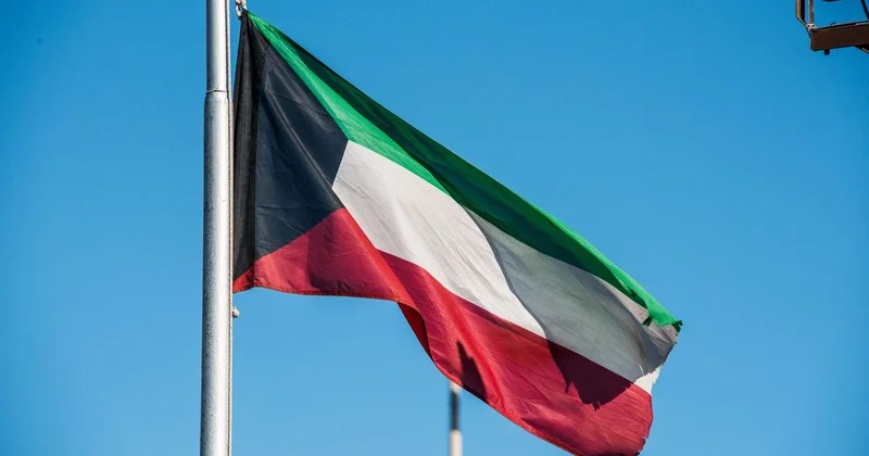 О второй волне атак дронов на НПЗ заявили в Кувейте