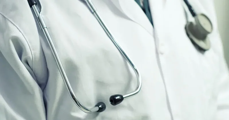 Павлодарские врачи принимали умерших и записывали мужчин к гинекологу