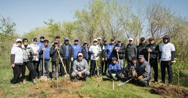 Шахтеры и металлурги высадили 150 деревьев в Жезказгане в рамках акции Таза Қазақстан