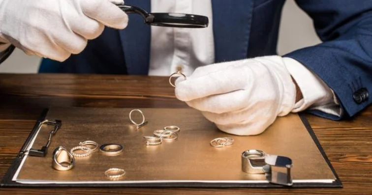 Тәулігіне 3,7% ға дейінгі мөлшерлеме: заңсыз ломбард ісі сотқа жолданды