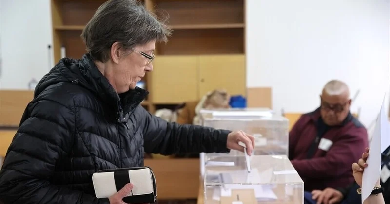 Болгариядағы сайлауда экс президент Румен Радевтің партиясы жеңіске жетті