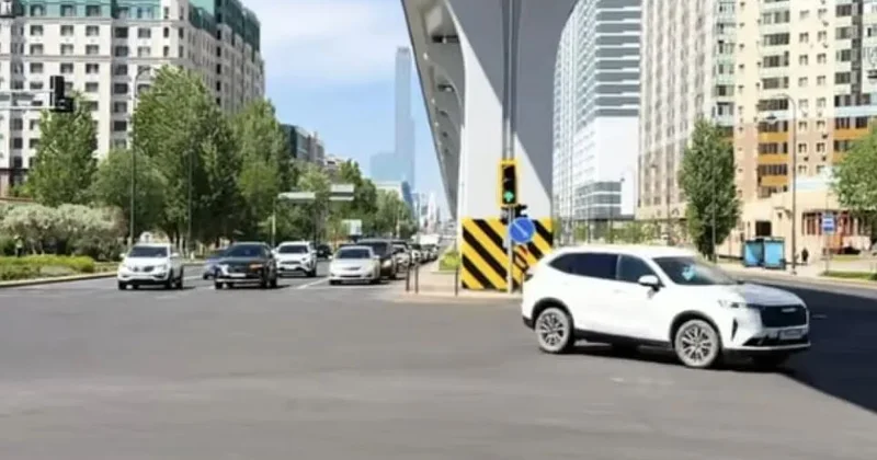 Астанада Highvill маңындағы жаңа жол белгісі жүргізушілерді әбігерге салды