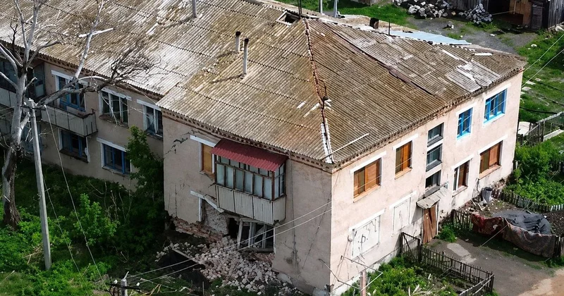 Все были в панике : в селе СКО произошло частичное обрушение аварийного дома