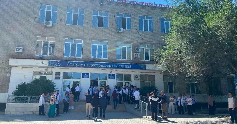 Ата аналар наразылығы: Атырауда индустриалды колледж жабыла жаздады