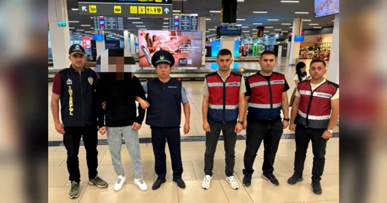 Подозреваемого в мошенничестве депортировали из Турции в Казахстан