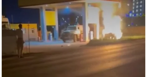 Легковой автомобиль сгорел на заправке в Актобе