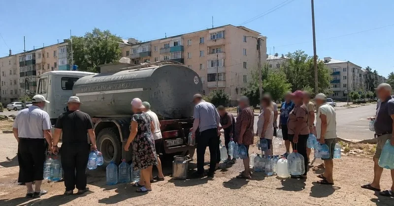 Без воды четвертые сутки сидят жители десяти многоэтажек в Щучинске