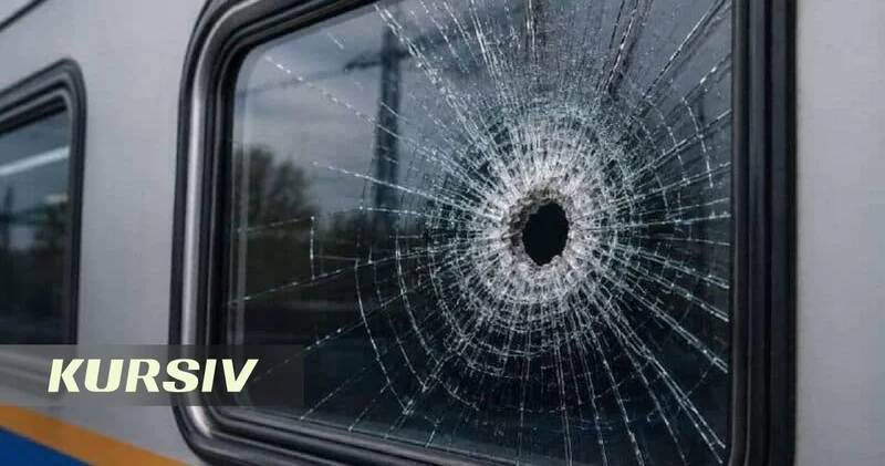 В полиции назвали станции, где чаще всего бьют окна поездов