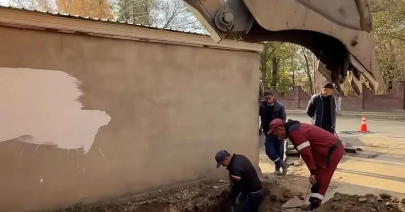 Чья же труба?