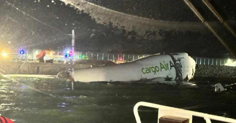 Самолет упал в Южно Китайское море