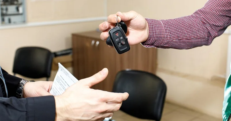 Сколько стоит оформить водительские права и зарегистрировать авто в Казахстане