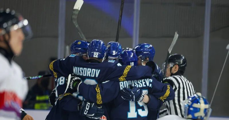 Хет трик и гол Романа Старченко принес сборной Казахстана первую победу на чемпионате Азии