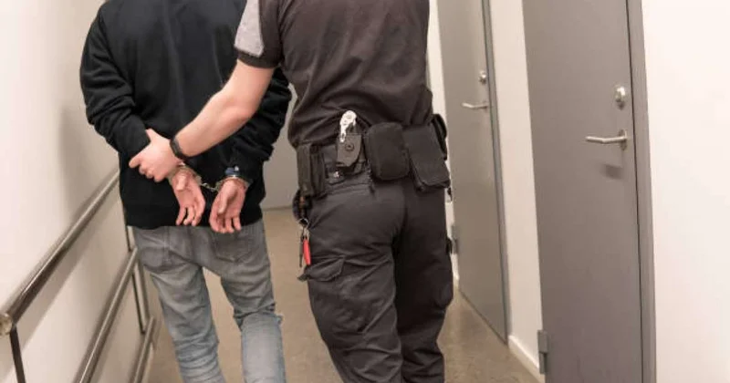 Грабитель банка экстрадирован в Казахстан