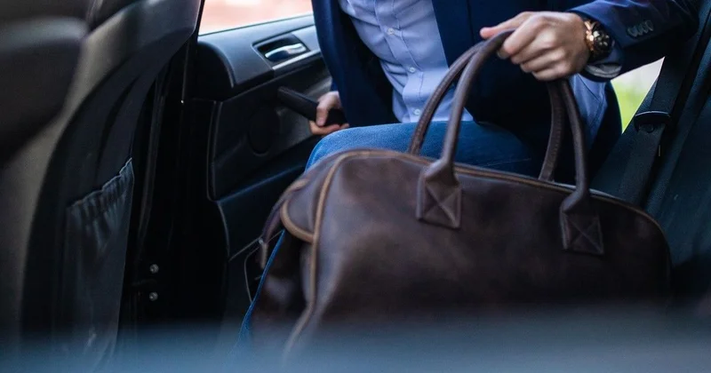 Я не знал, что внутри : МВД предупредило казахстанцев о сумках от незнакомцев