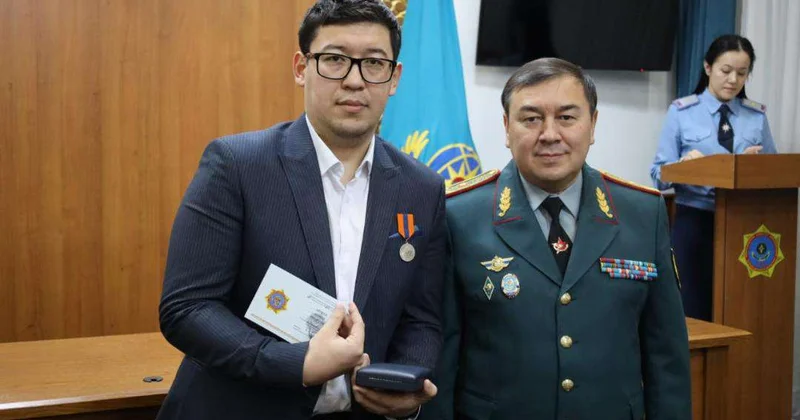 Житель Астаны награждён за спасение провалившегося под лёд человека