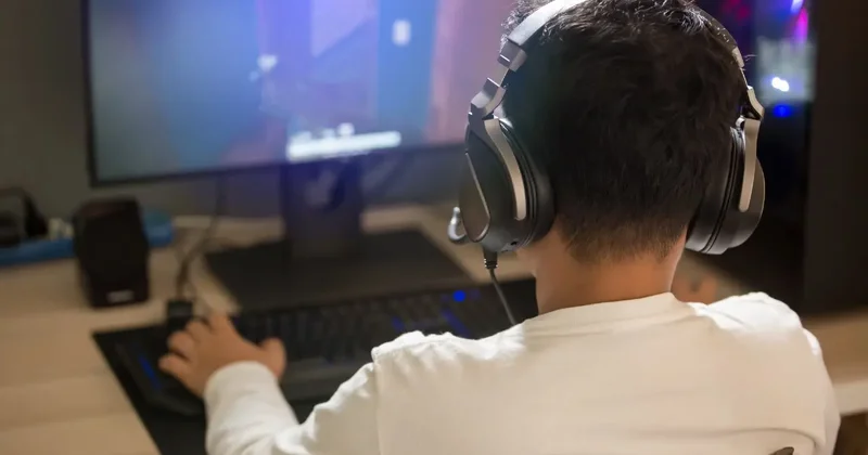 Взлом игр, бонусы и доступ к закрытым функциям: новый вид мошенничества направлен на детей и подростков