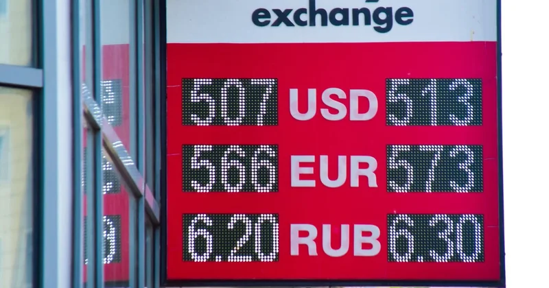 Қор нарығында доллар үшінші күн қатарынан арзандады