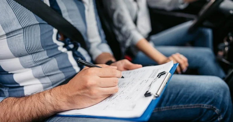 Пять нарушений ПДД, после которых водителя направят на пересдачу экзамена