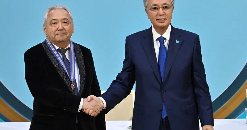 Атыраулық мұнайшы Тоқаевтың қолынан марапат алды