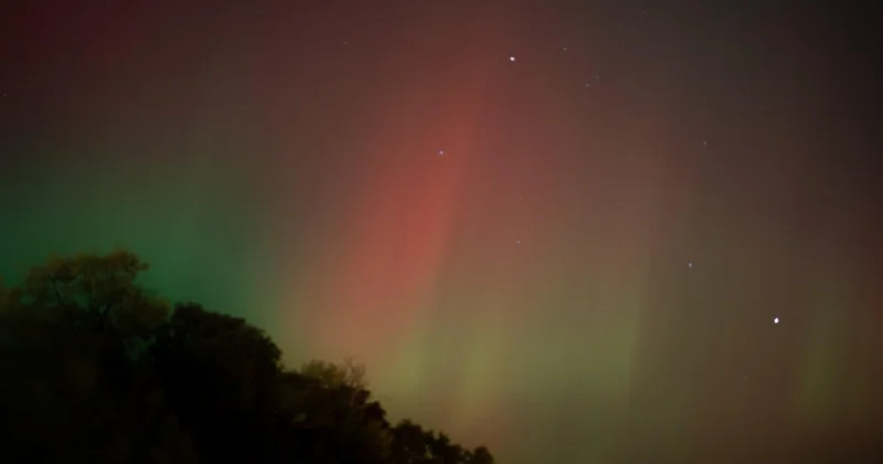 Космонавт заснял красивое северное сияние с борта МКС (ВИДЕО)